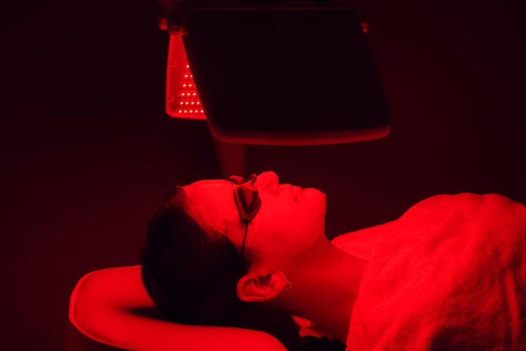 Unlocking the Advantages of Red Light Therapy: What Actually Works in 2025 